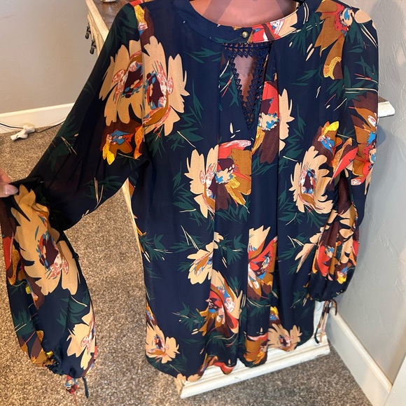 Navy boutique dress. Size medium. - Picture 2 of 4